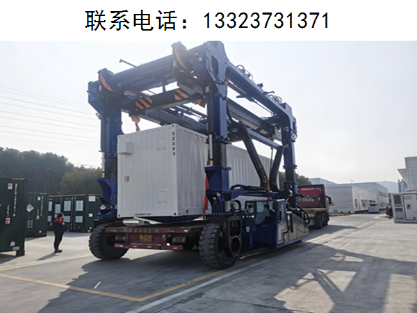集装箱跨运车的作业效率与空间利用率